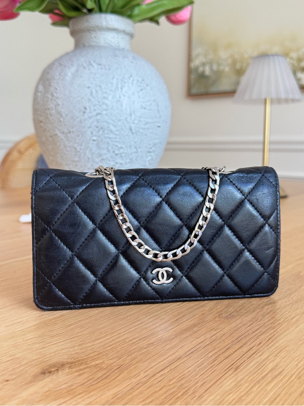✅AUTHENTIC✅CHANEL WALLET ON A CHAIN